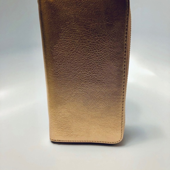 BUY ONE GET ONE FREE NWOT Vegan Leather Rose Gold Wallet/Wristlet - Picture 3 of 5